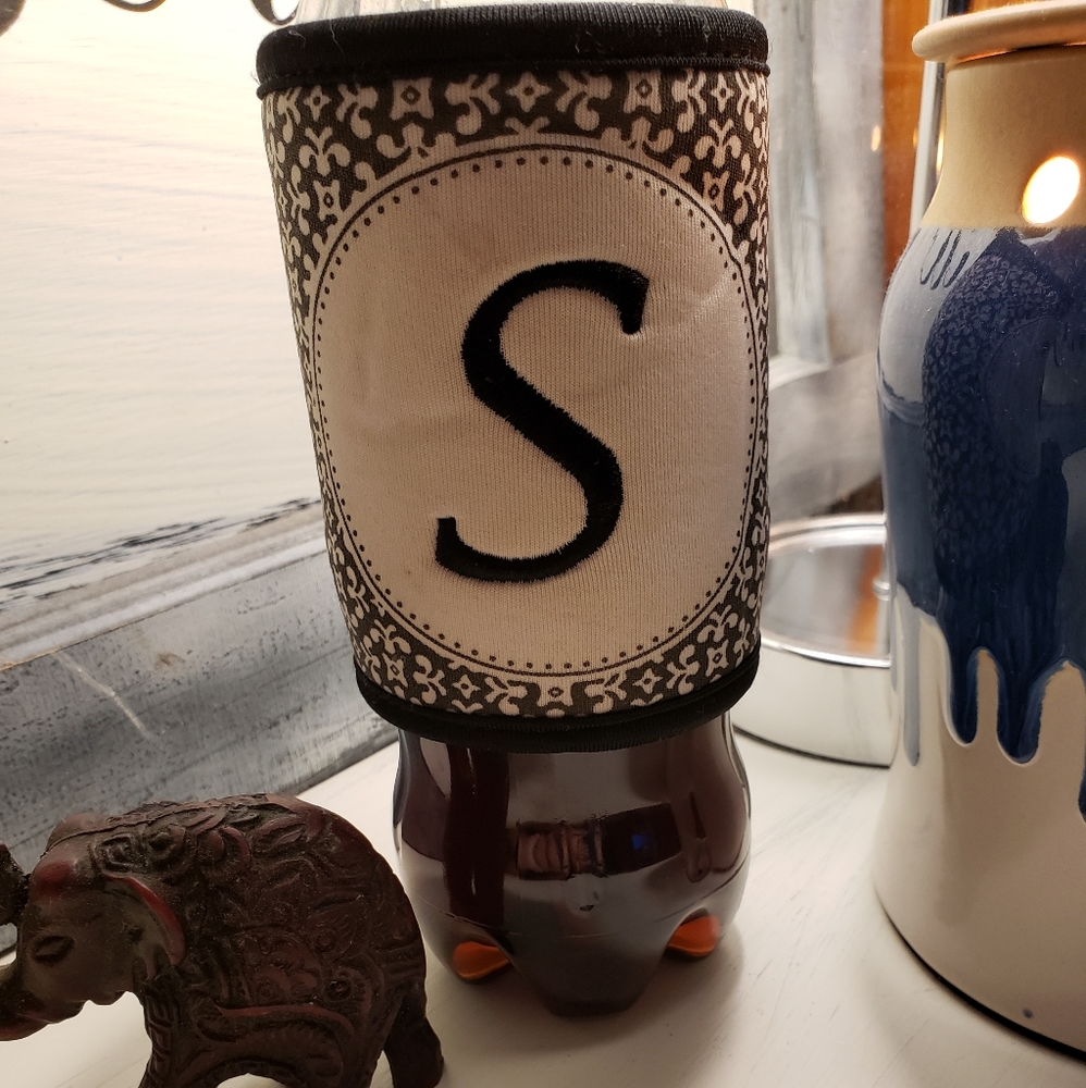 "S" Can Cozy